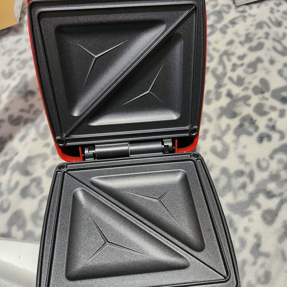 Sandwich Maker Small Red 8x5 Compact